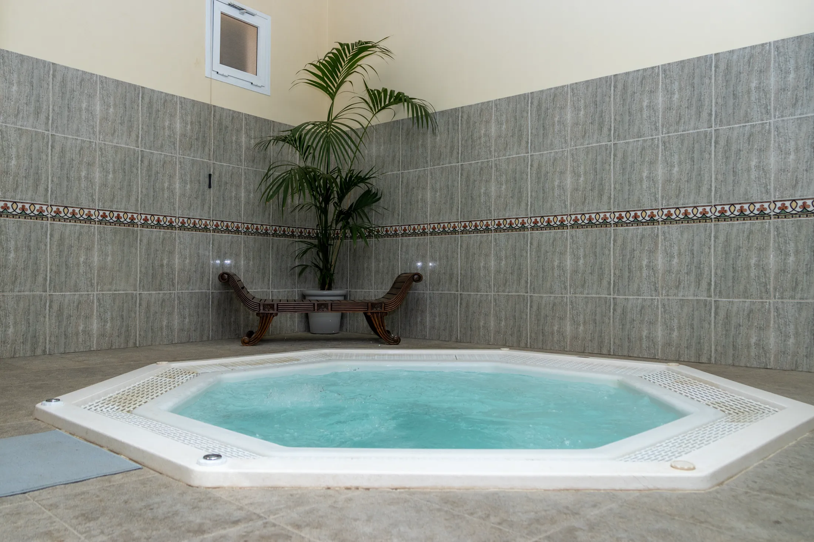 Jacuzzi cubierto de Finca Viñas